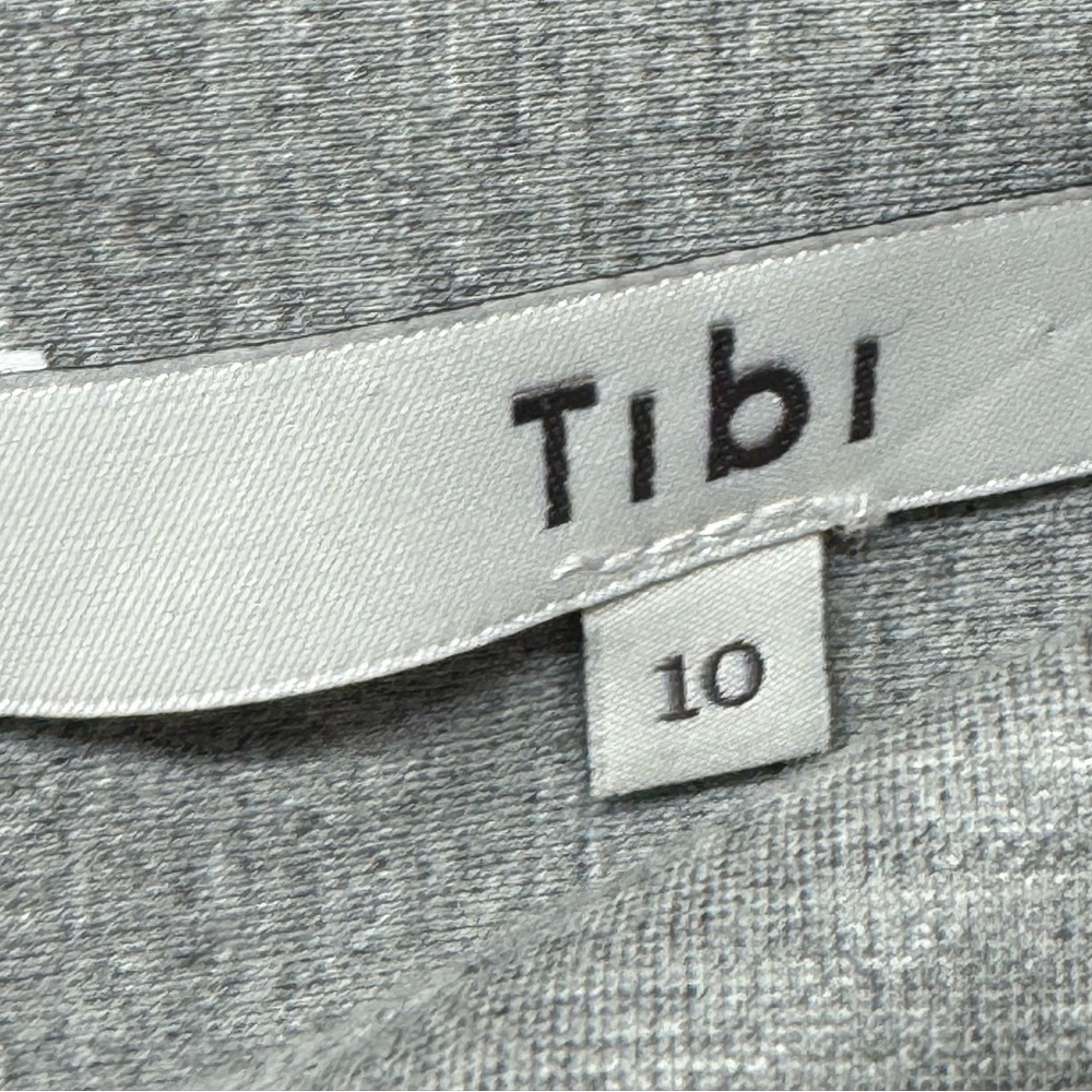 Tibi Origami Grey Ruched Midi skirt
Size 10 - Picture 7 of 8